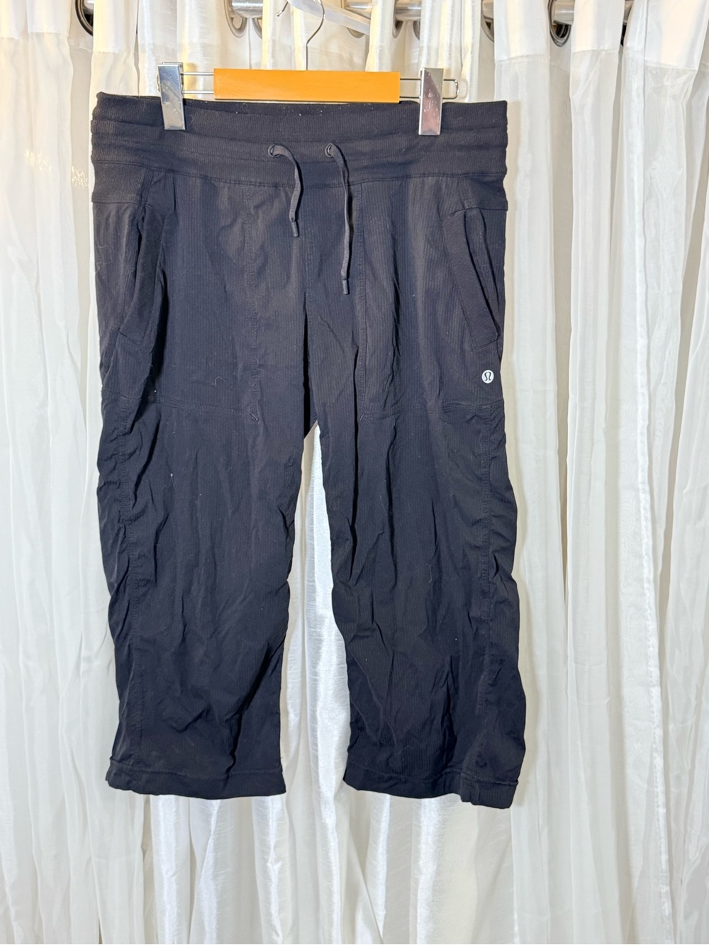 lululemon athletica Black Cropped Active Capris